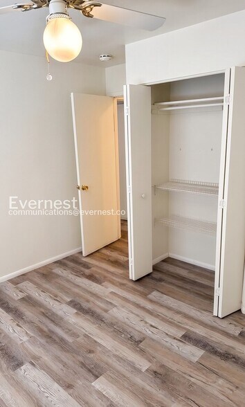 Building Photo - 461 W Yucca Ct