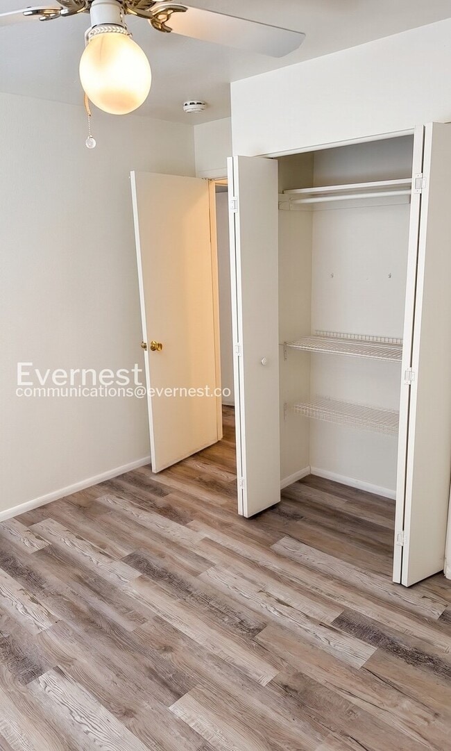 Building Photo - 2 Bed/2 Bath Condo with Modern Amenities / Coming Soon!