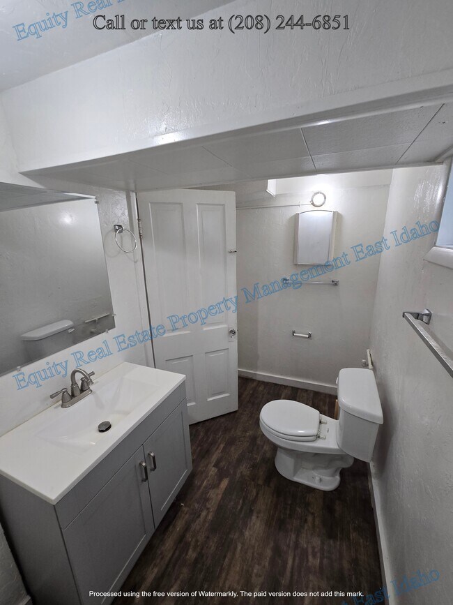 Building Photo - 555 N 13th Ave