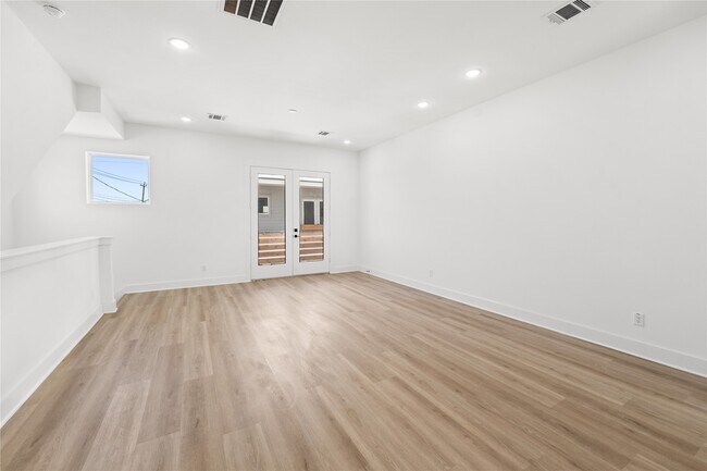 Building Photo - 113 Milby St