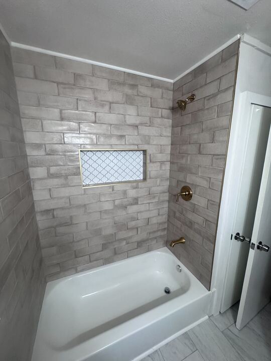 Building Photo - 4704 Belle Wood Dr S