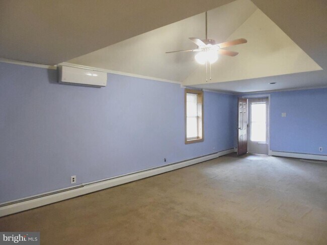 Building Photo - 512 Clems Run