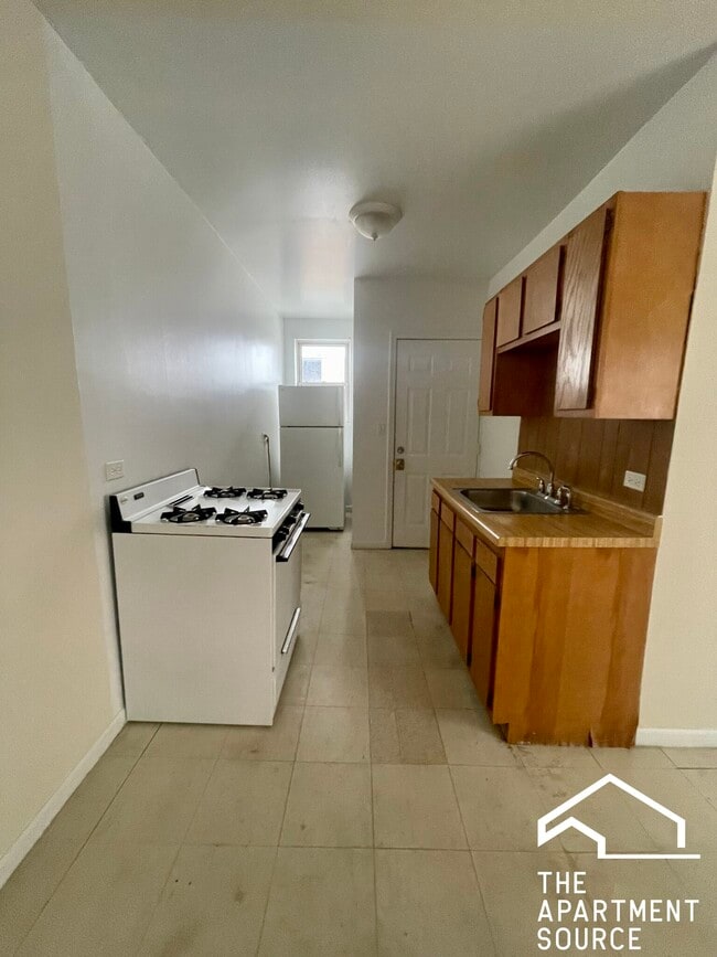 Building Photo - 5011 W Cermak Rd