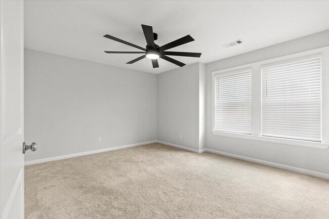 Building Photo - 239 Prominence Dr