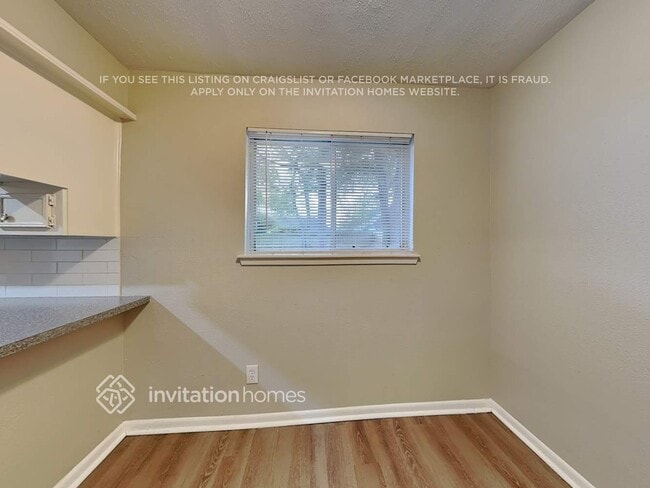 Building Photo - 743 S Iowa Ave