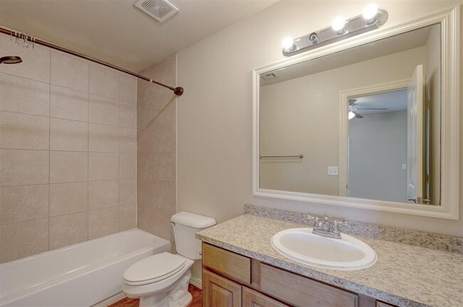 Building Photo - 405 Sterling Pointe Way
