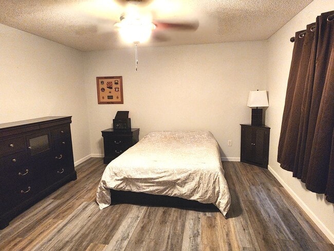 Building Photo - 4 bedroom, 2 bath in Ocotillo subdivision