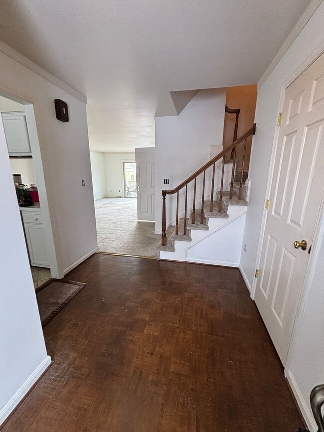 Building Photo - 3776 Kenwick Trail