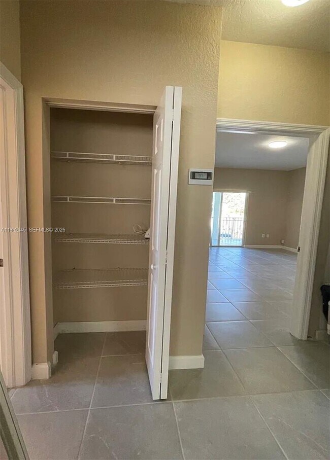 Building Photo - 390 NE 35th Ave