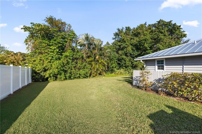 Building Photo - 3561 SE Micanopy Terrace