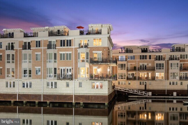 Building Photo - 921 Valencia Ct