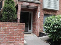 Building Photo - Blacksburg, 3 BR / 2 BA Available August 20