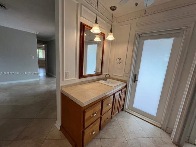 Building Photo - 2001 N 41st Ave