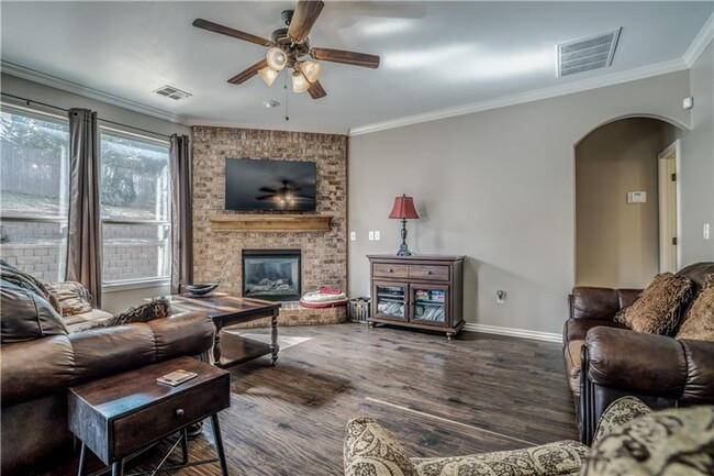Building Photo - Deer Creek Schools + 4 bedroom + Gated Com...