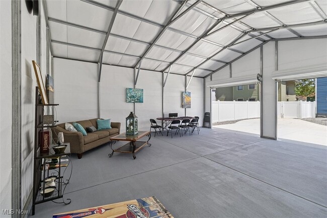 Building Photo - 1962 W 96th St