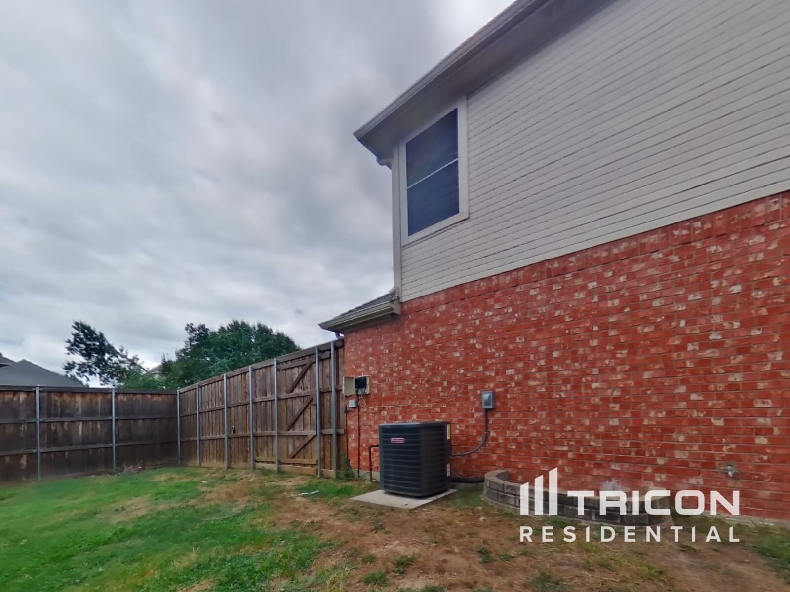 Building Photo - 589 Continental Dr