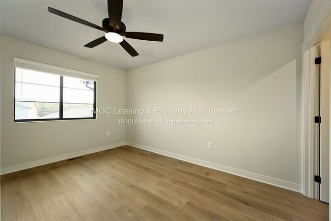 Building Photo - Move into Oak Ridge Falls Townhomes!