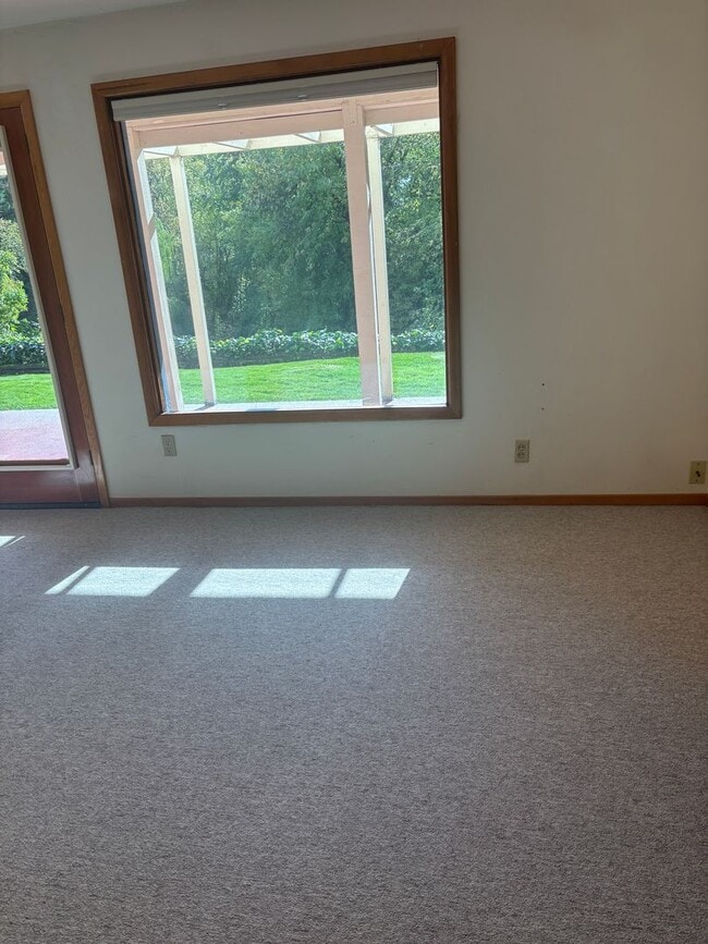 Building Photo - Enjoy 1.125 Acres near Downtown McMinnville