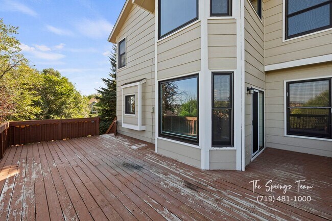 Building Photo - SPECTACULARLY HUGE 6BD HOME with PANORAMIC MOUNTAIN VIEWS - Security Deposit Waiver Available