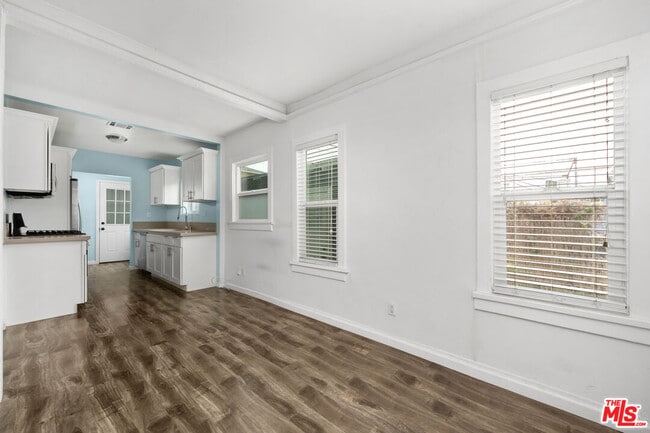 Building Photo - 2738 Cloverdale Ave