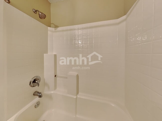 Building Photo - 96 Blue Jasmine Ln