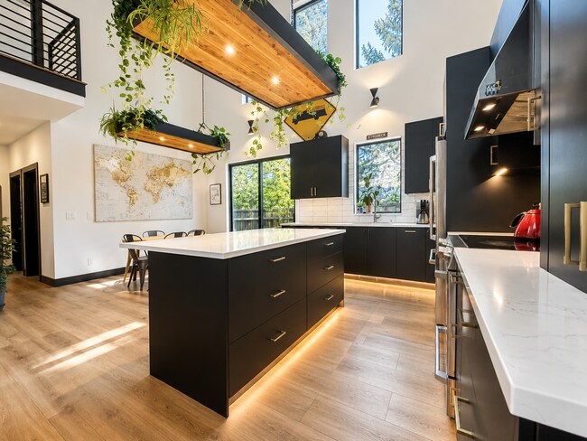 Building Photo - LUXURY CUSTOM HOME IN RIVER WEST!! DON'T MISS THIS ONE!