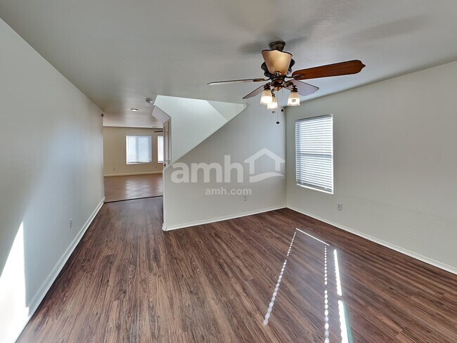 Building Photo - 1811 W Desert Canyon Dr