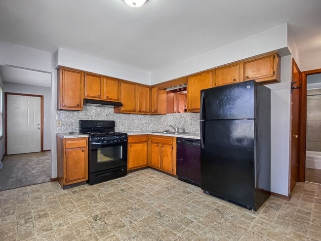 Building Photo - 5969 Crestmoor Dr SE