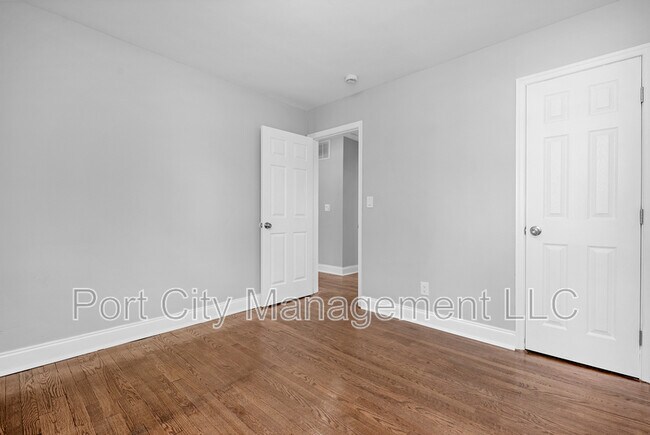 Building Photo - 4902 Gilray Dr