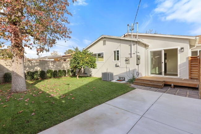 Building Photo - 6535 Ben Ave