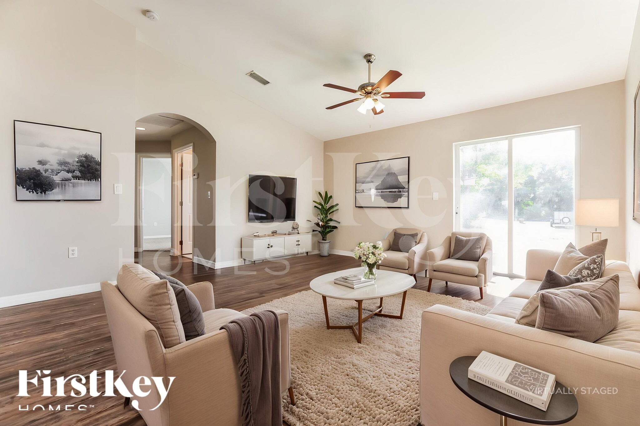 Building Photo - 2637 Lacroix Ave