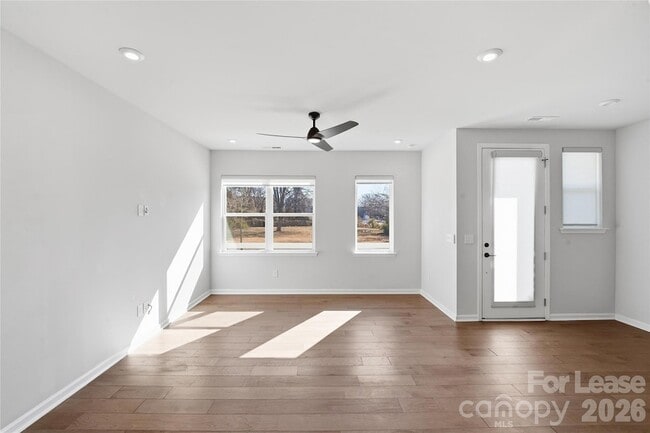 Building Photo - 423 Vinroot Aly