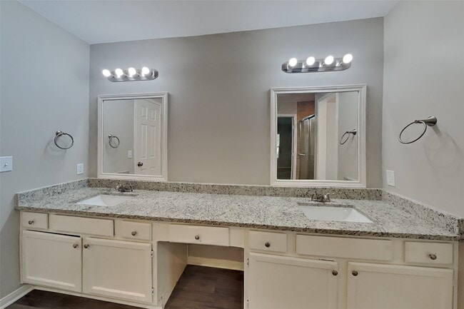 Building Photo - 9530 Cabin Creek Dr