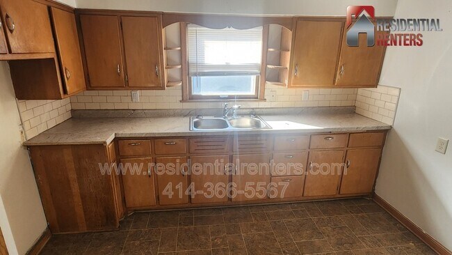 Building Photo - 5435A N 40th St