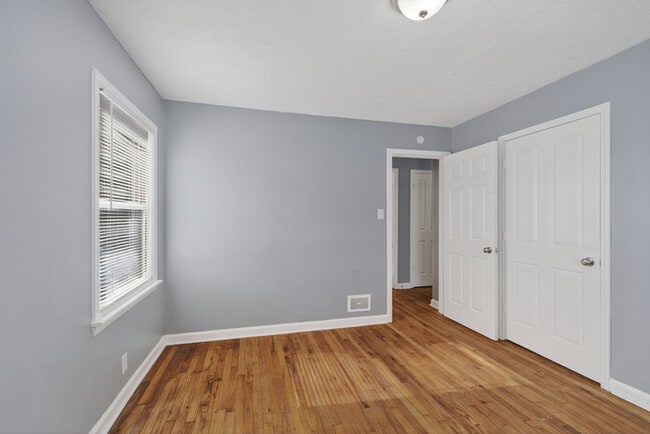 Building Photo - Updated 3-bed Home By Wes Montgomery Park