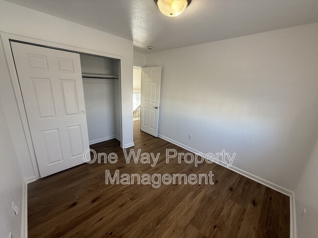 Building Photo - 4541 Dinosaur Ct