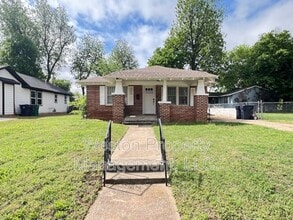 Building Photo - 1220 NE 17th St