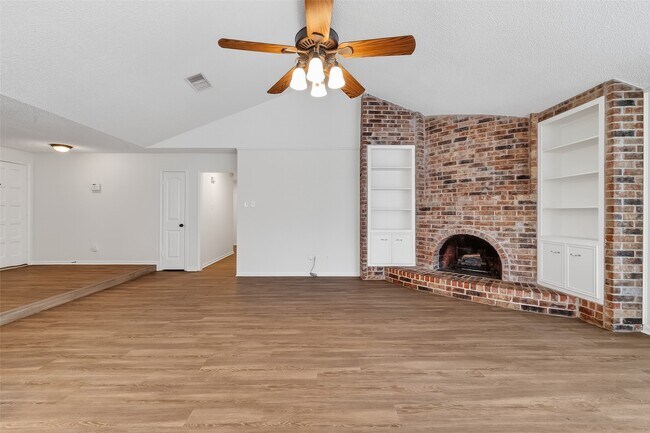 Building Photo - 9538 Ravensworth Dr