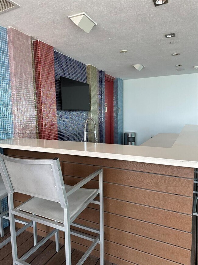 Building Photo - 500 Brickell Ave