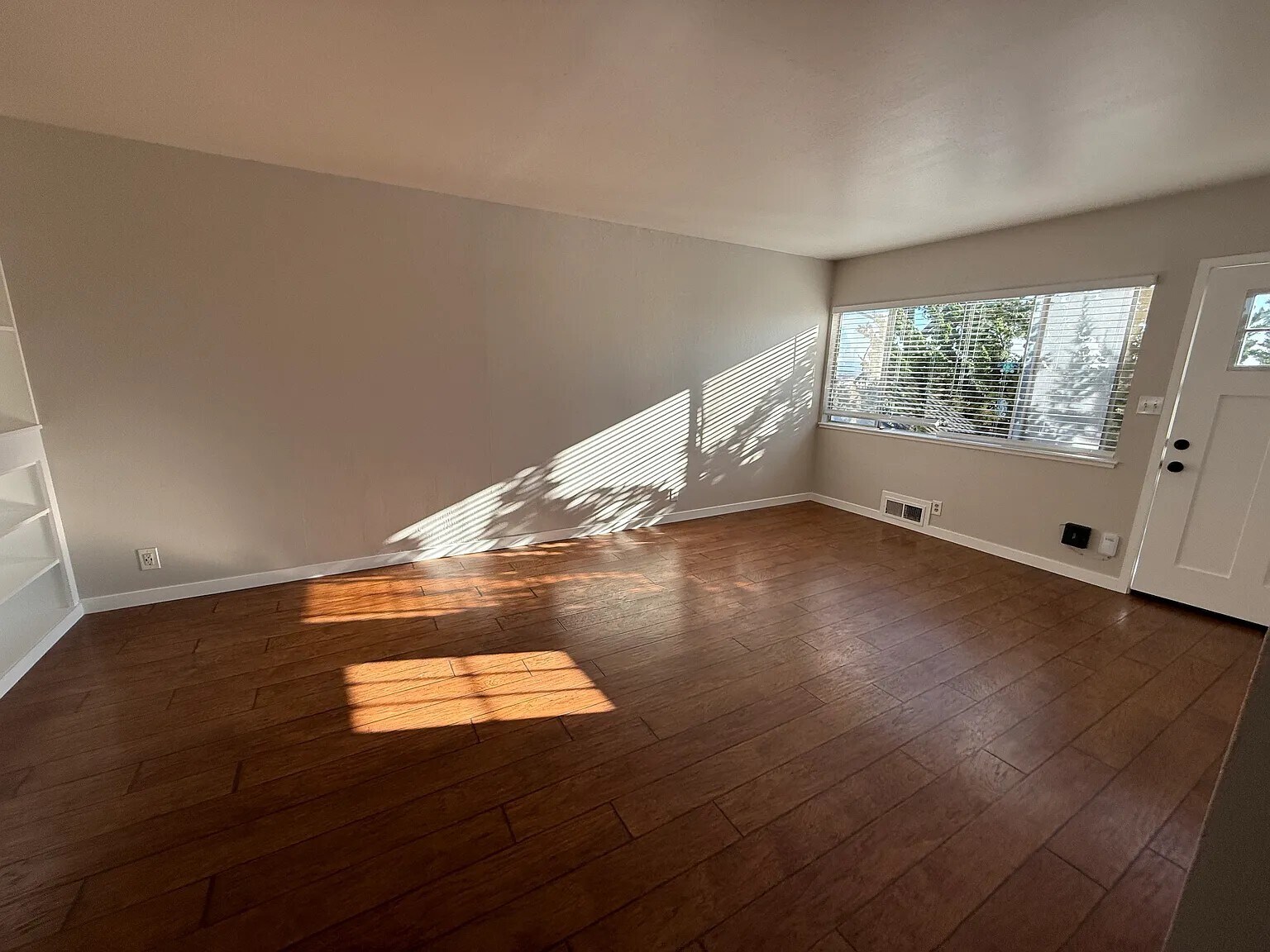 Building Photo - 2430 Fern St