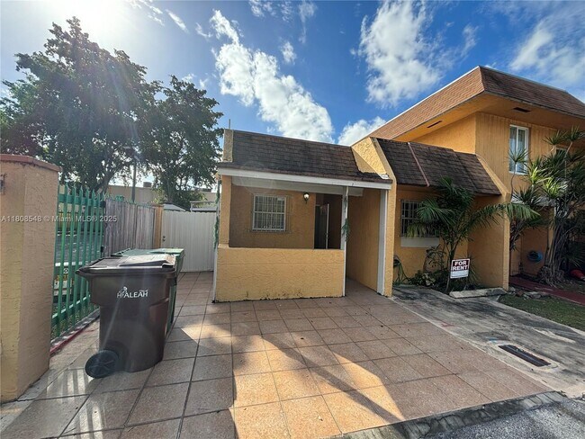 Primary Photo - 2350 W 53rd Terrace