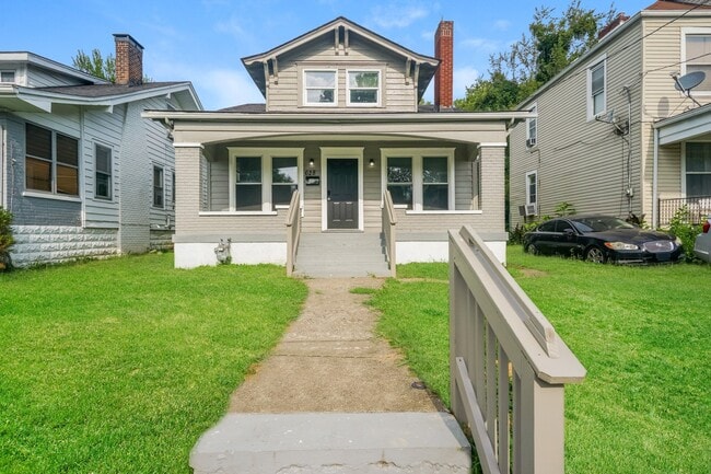 Building Photo - 628 S 40th St