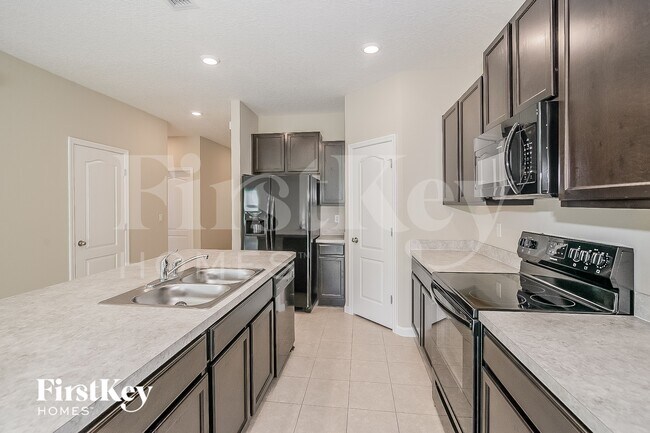 Building Photo - 5689 Kellar Cir