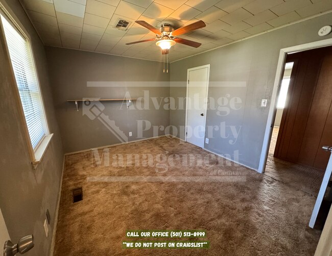 Building Photo - 1401 E View St