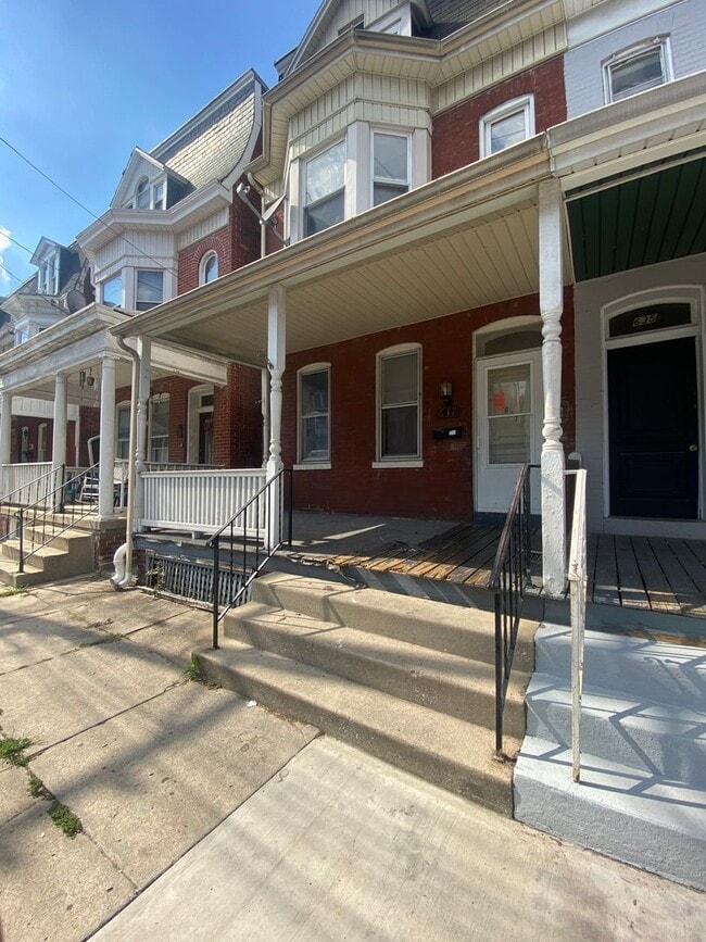Primary Photo - Available Now - Spacious 5 Bedroom, 1 Bath...