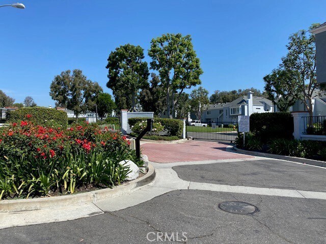 Building Photo - 28267 Paseo El Siena