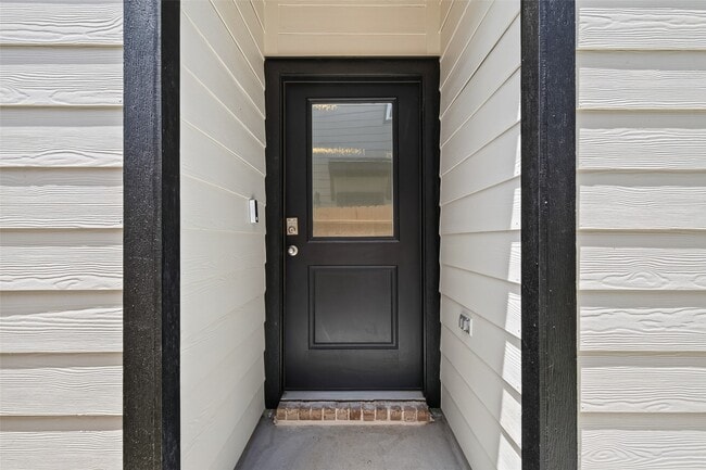 Building Photo - 1738 Revolution Way