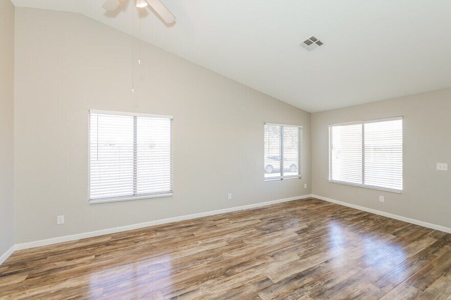 Building Photo - 420 Pumpkin Way