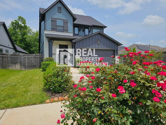 Building Photo - Move-In Ready Home in Sienna with Resort Amenities