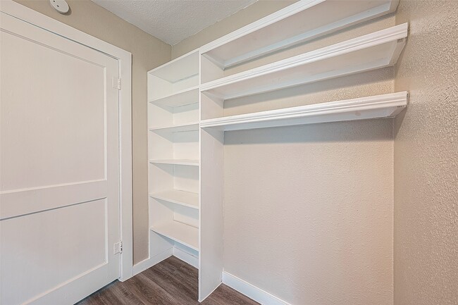 Building Photo - 4 Jennische St